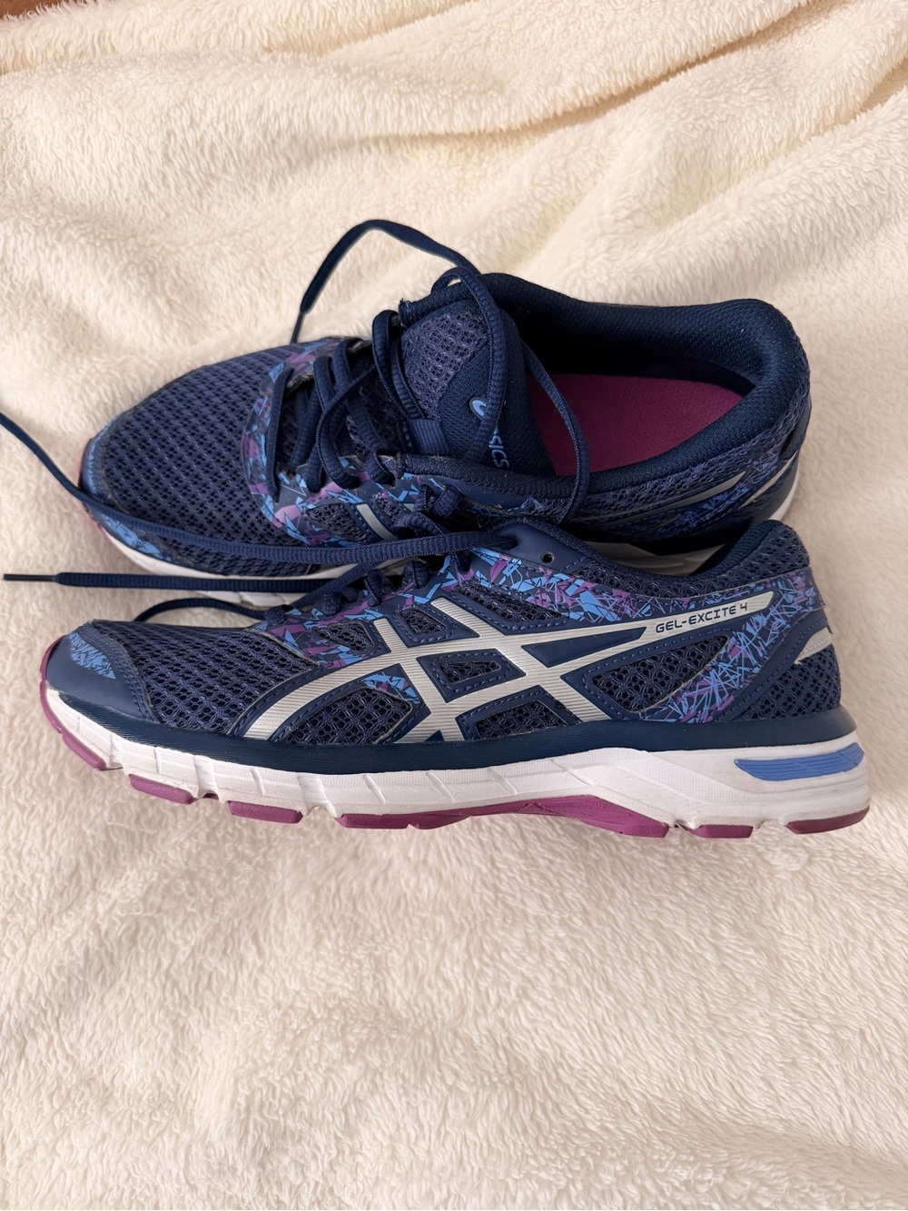 ASICS Gel-Excite 4 Athletic Running Shoes